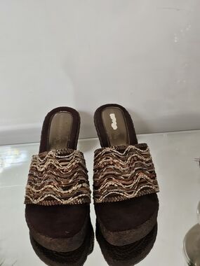 Sbicca Of California Brown Beaded Wave-Pattern Slide Mules